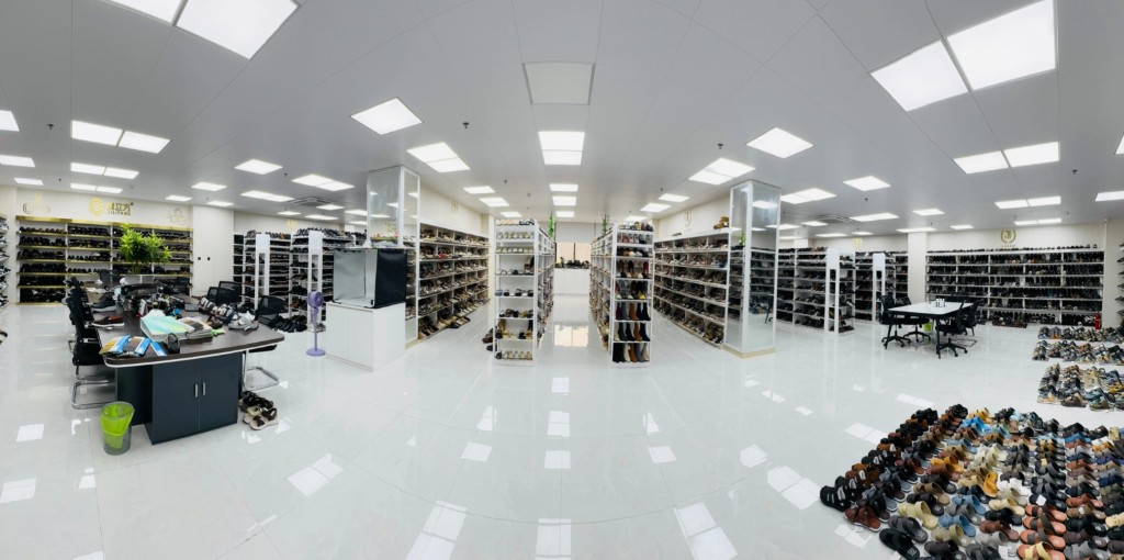 China footwear export 2026 — Guangzhou showroom styles for overseas buyers